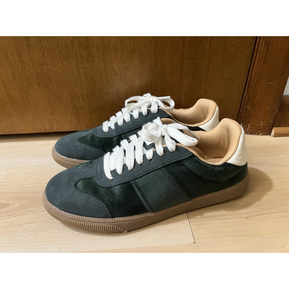 Falls Creek Womens Nora Casual Shoe Size‎ 8.5 Green Velour Holiday Sneaker
